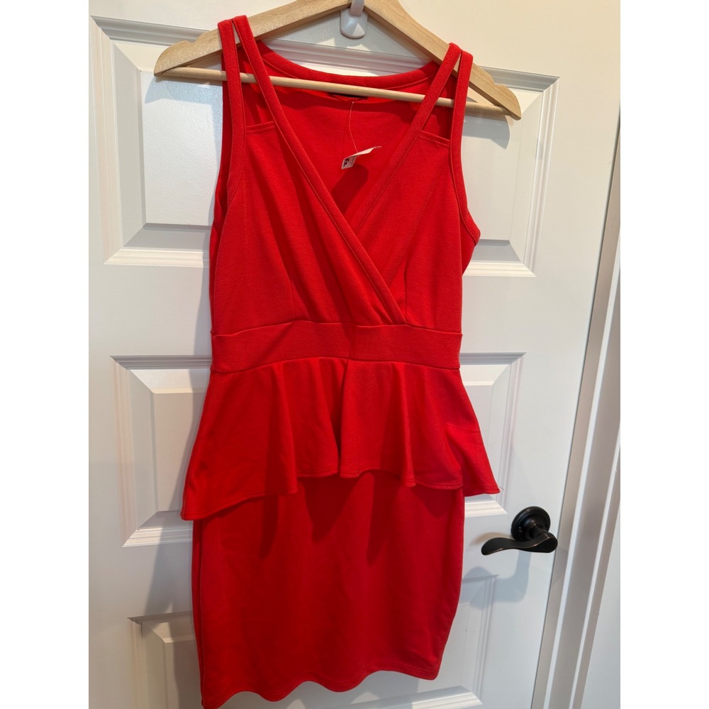 Soprano Red Peplum Dress Sleeveless V-Neck Double Strap Mini D9327 Womens Medium